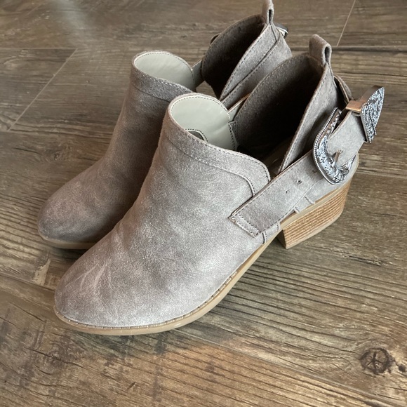 fergalicious taupe boots
